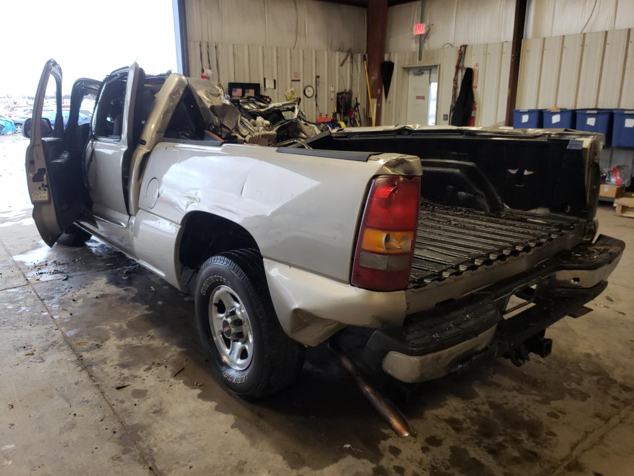Photo 3 from auction – 2003 GMC NEW SIERRA with VIN 2GTEC19T831345124