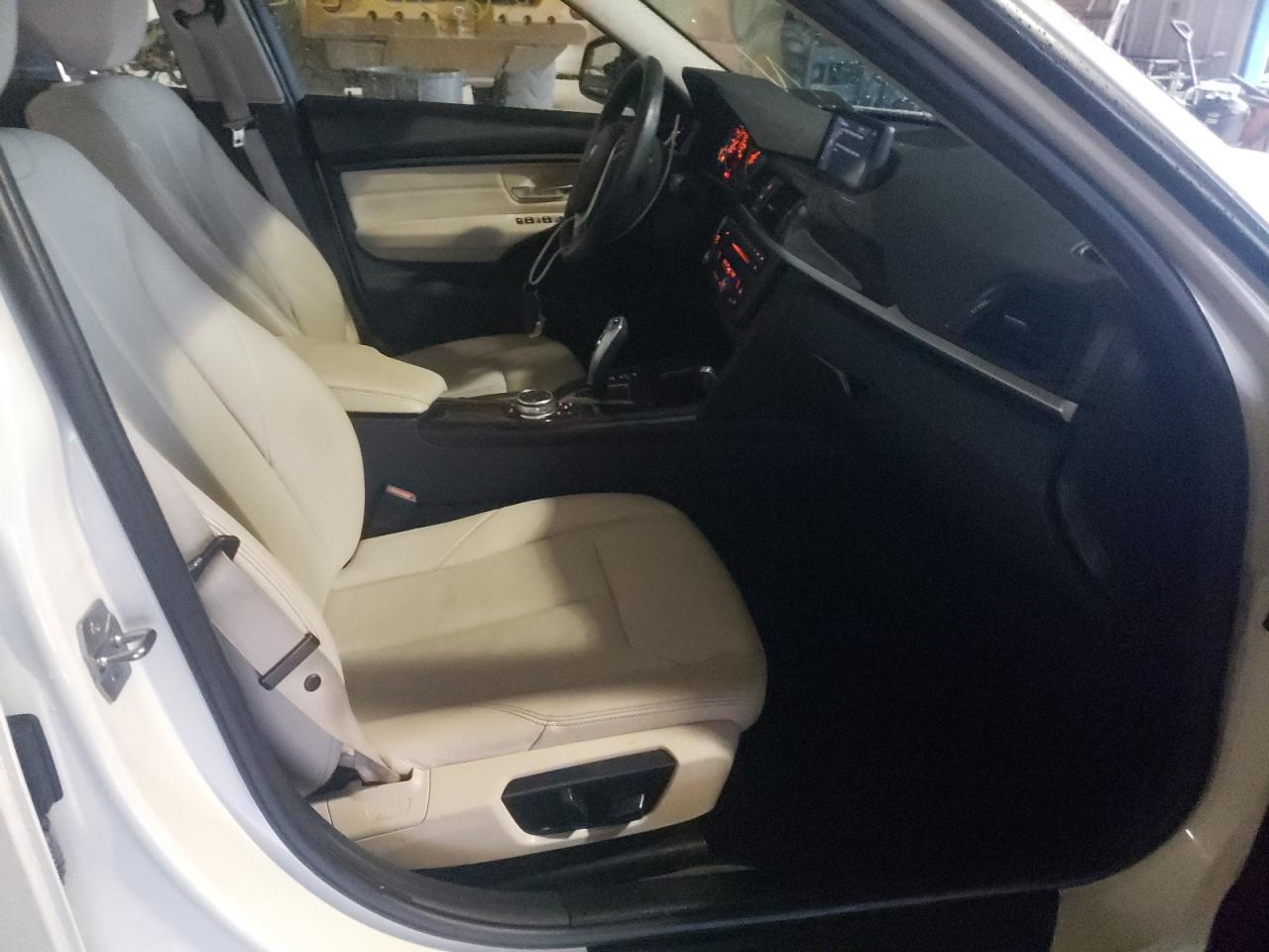 Photo 5 from auction – 2015 BMW 328 XI SUL with VIN WBA3B5C52FF961701