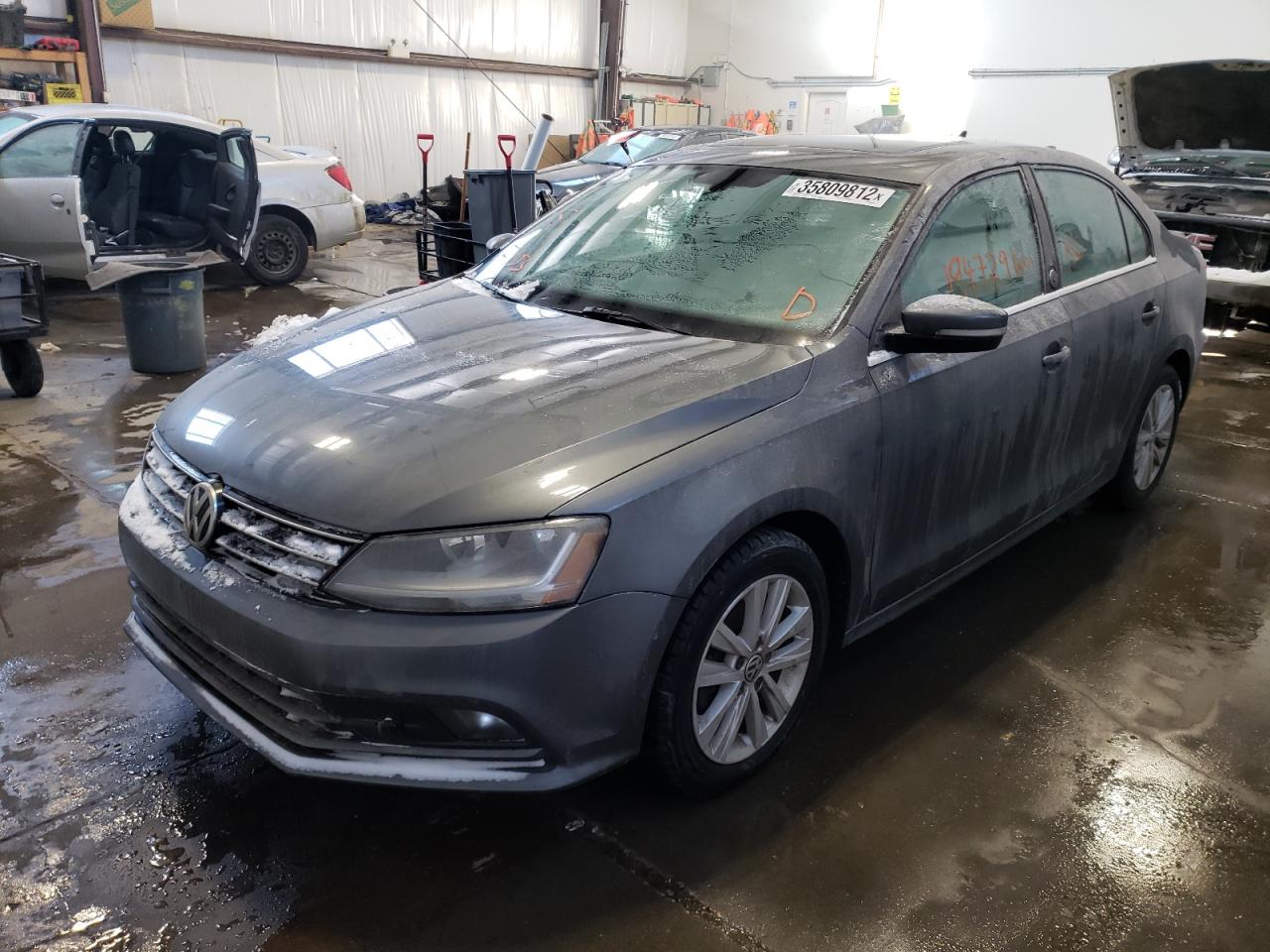 Photo 2 from auction – 2017 VOLKSWAGEN JETTA SE with VIN 3VWDB7AJ6HM300708