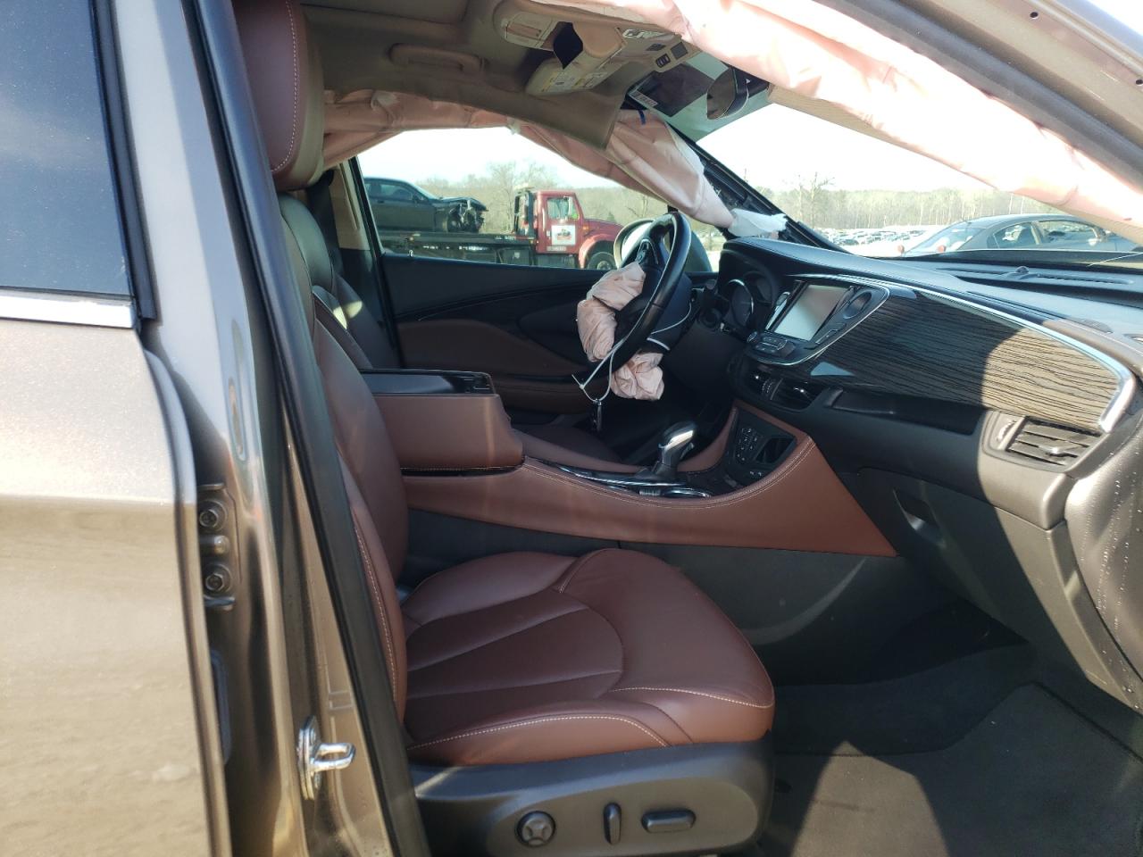 Photo 5 from auction – 2017 BUICK ENVISION E with VIN LRBFXBSA0HD153262