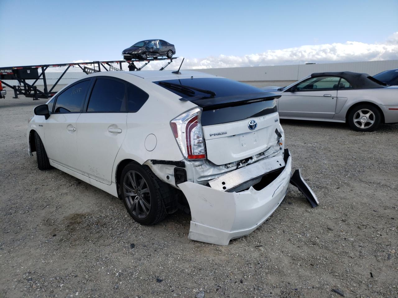 Photo 3 from auction – 2013 TOYOTA PRIUS with VIN JTDKN3DUXD5582156