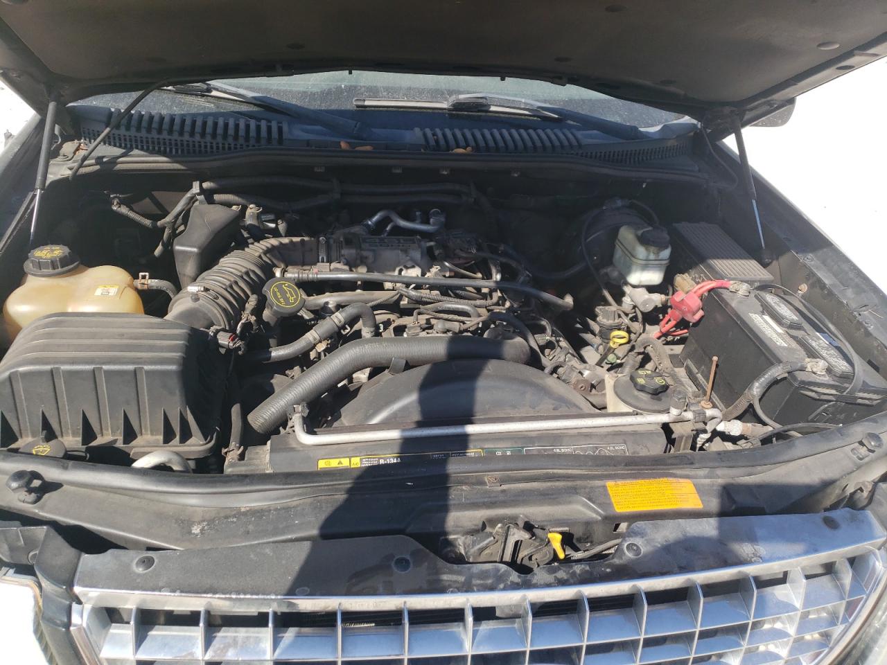Photo 7 from auction – 2005 FORD EXPLORER L with VIN 1FMDU75W95UA49351