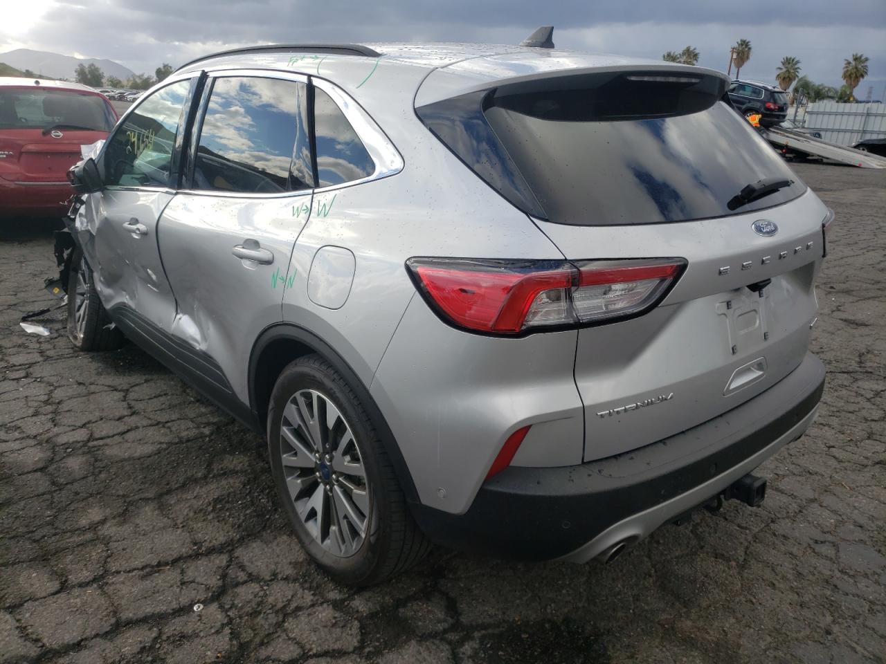 Photo 3 from auction – 2020 FORD ESCAPE TIT with VIN 1FMCU9J92LUB16828