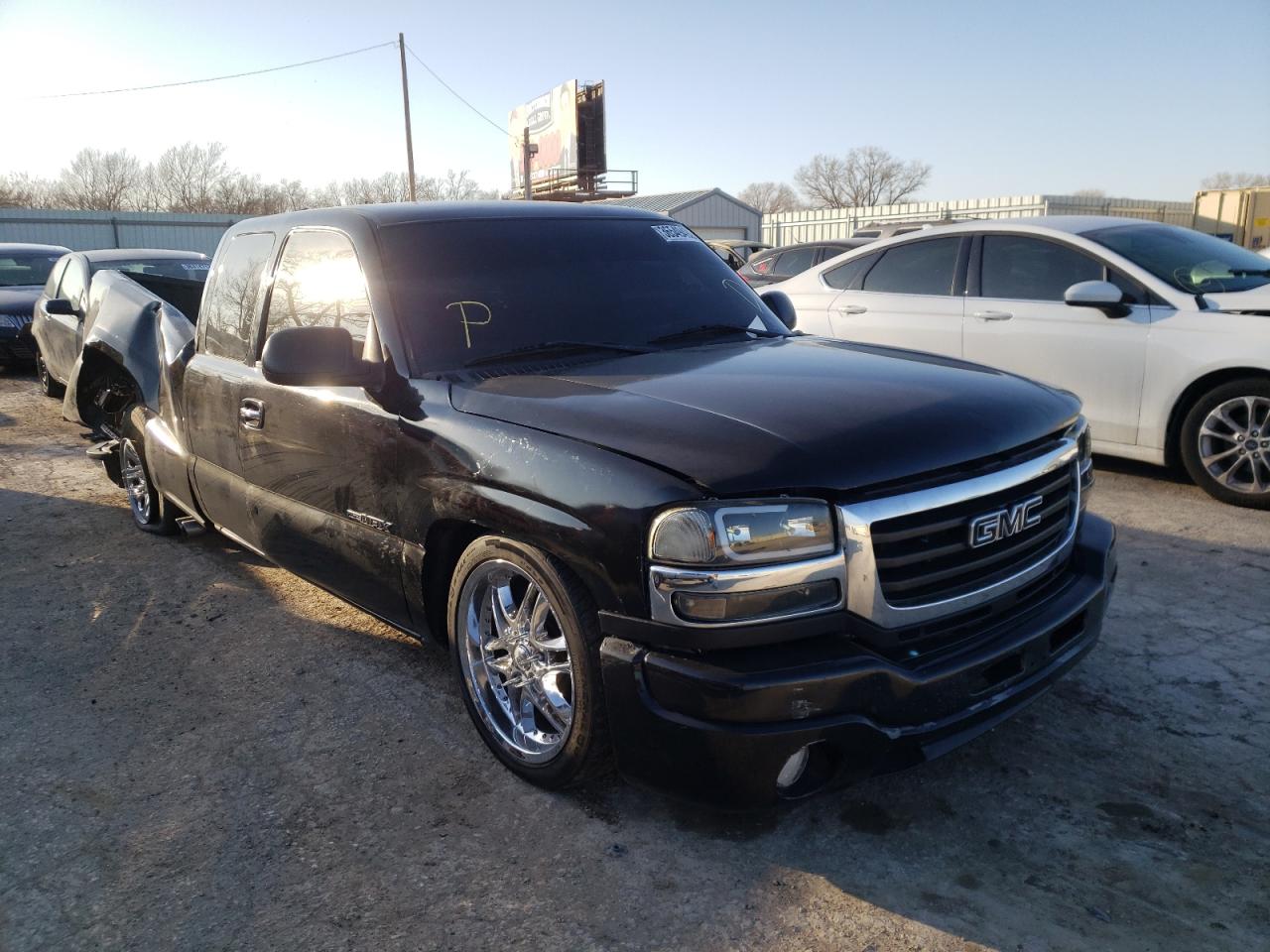 GMC NEW SIERRA 2005 with VIN 2GTEC19TX51283647 - Photo from auction