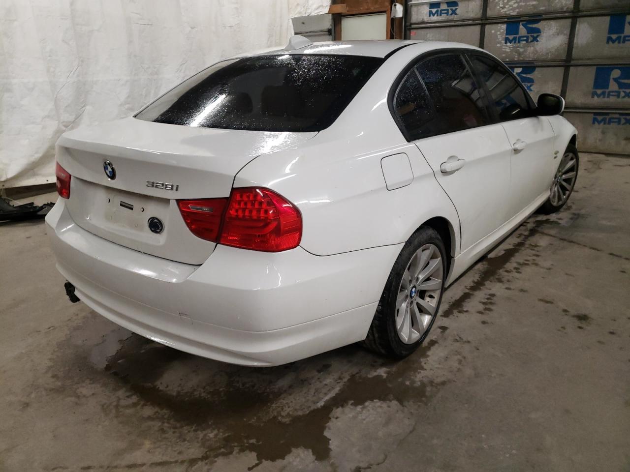 Photo 4 from auction – 2010 BMW 328I with VIN WBAPK5C50AA646452