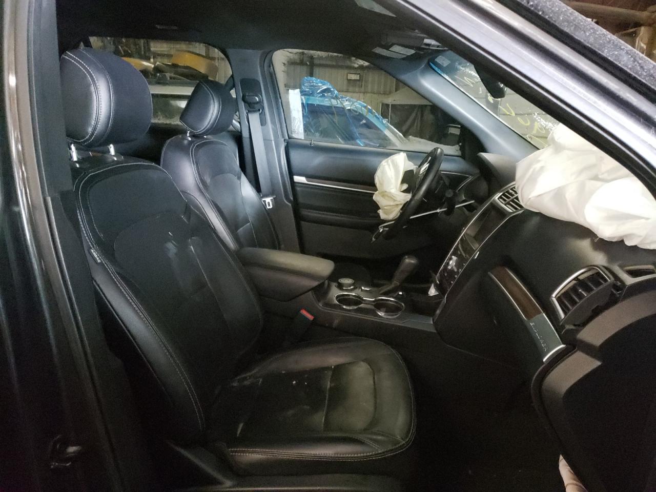 Photo 5 from auction – 2016 FORD EXPLORER L with VIN 1FM5K8F80GGA98861