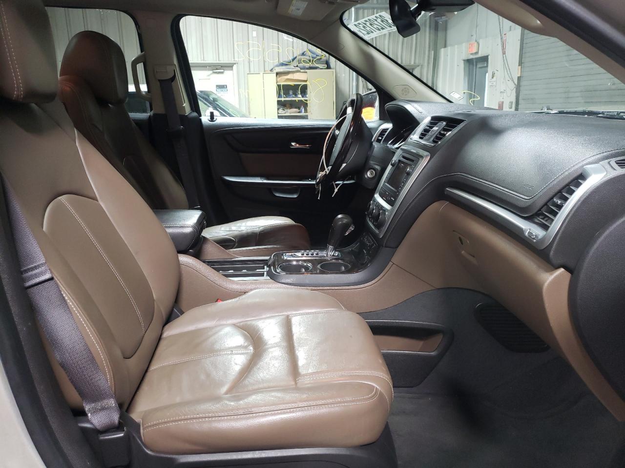 Photo 5 from auction – 2015 GMC ACADIA SLT with VIN 1GKKRRKD3FJ384379