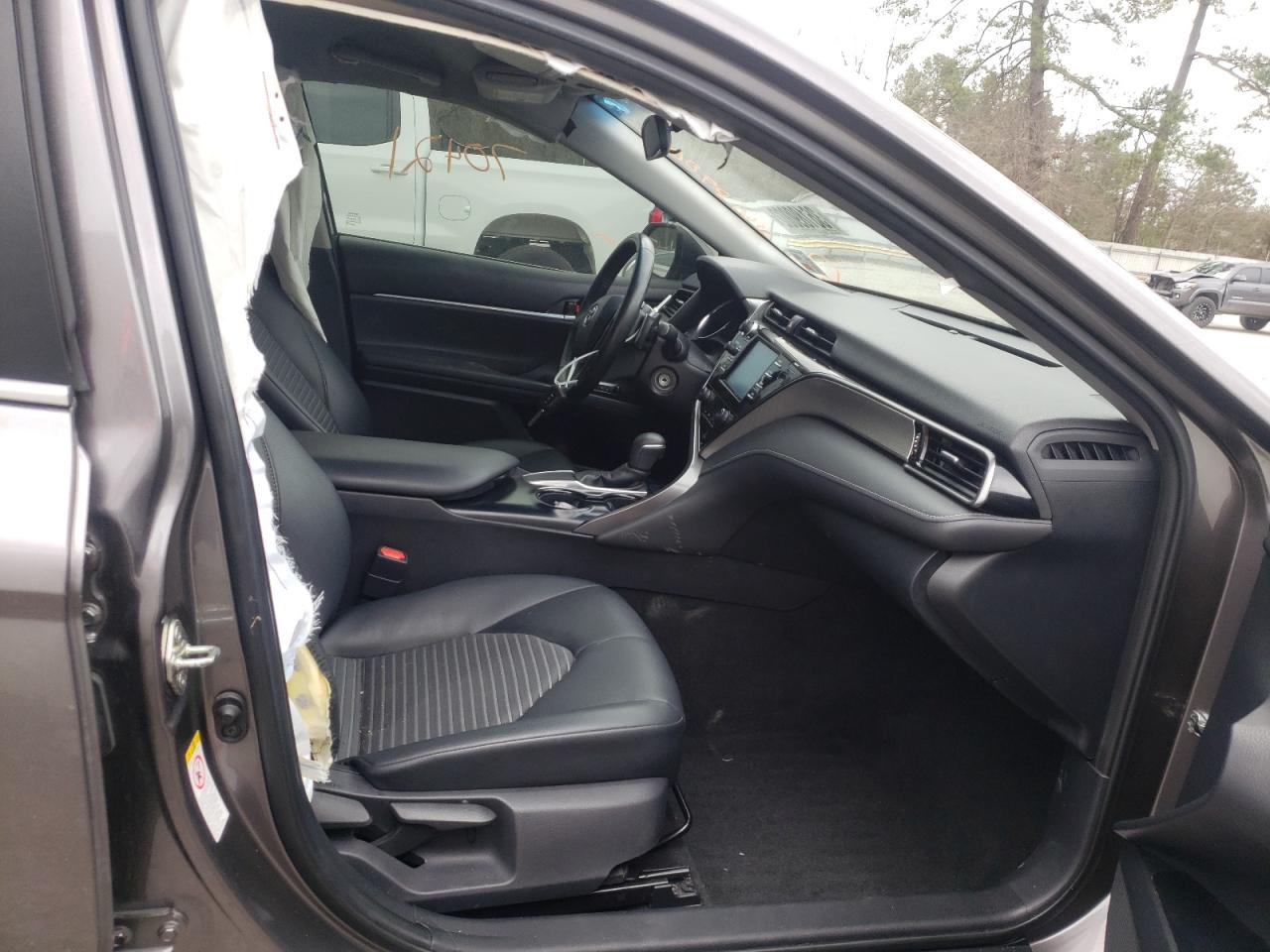Photo 5 from auction – 2019 TOYOTA CAMRY L with VIN 4T1B11HK6KU708200