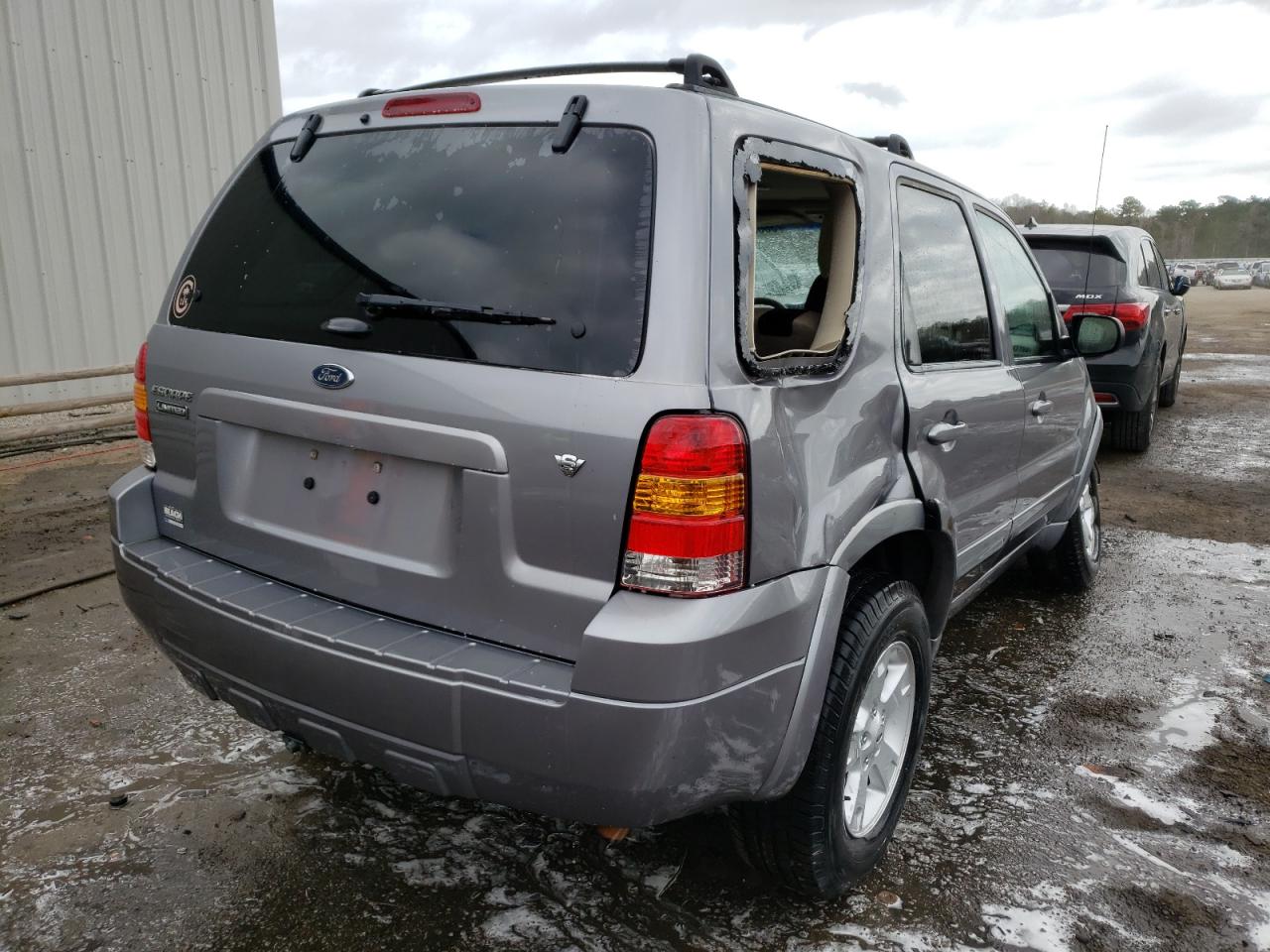 Photo 4 from auction – 2007 FORD ESCAPE LIM with VIN 1FMCU04157KA39245