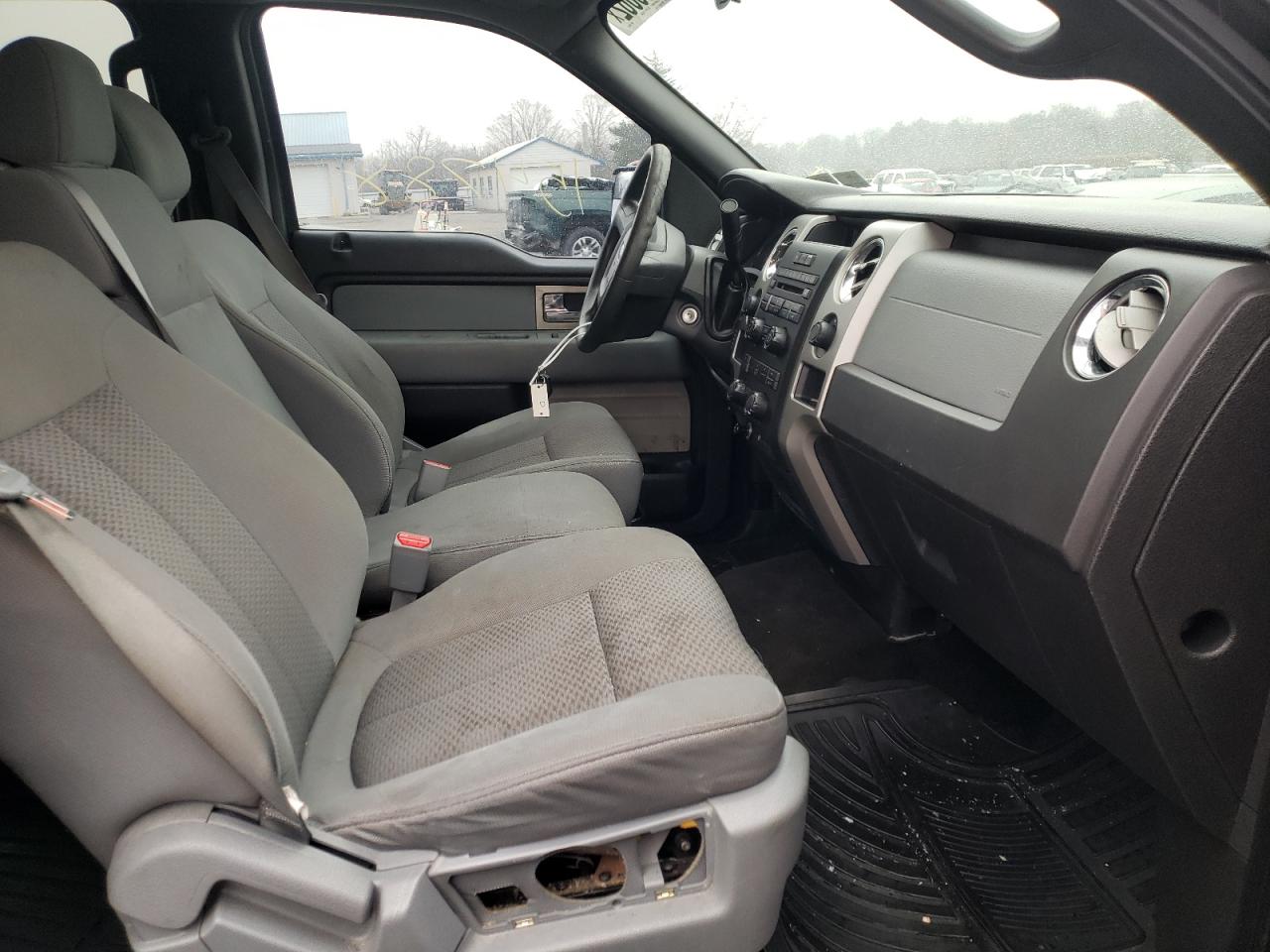 Photo 5 from auction – 2011 FORD F150 SUPER with VIN 1FTFW1EF3BFB46145