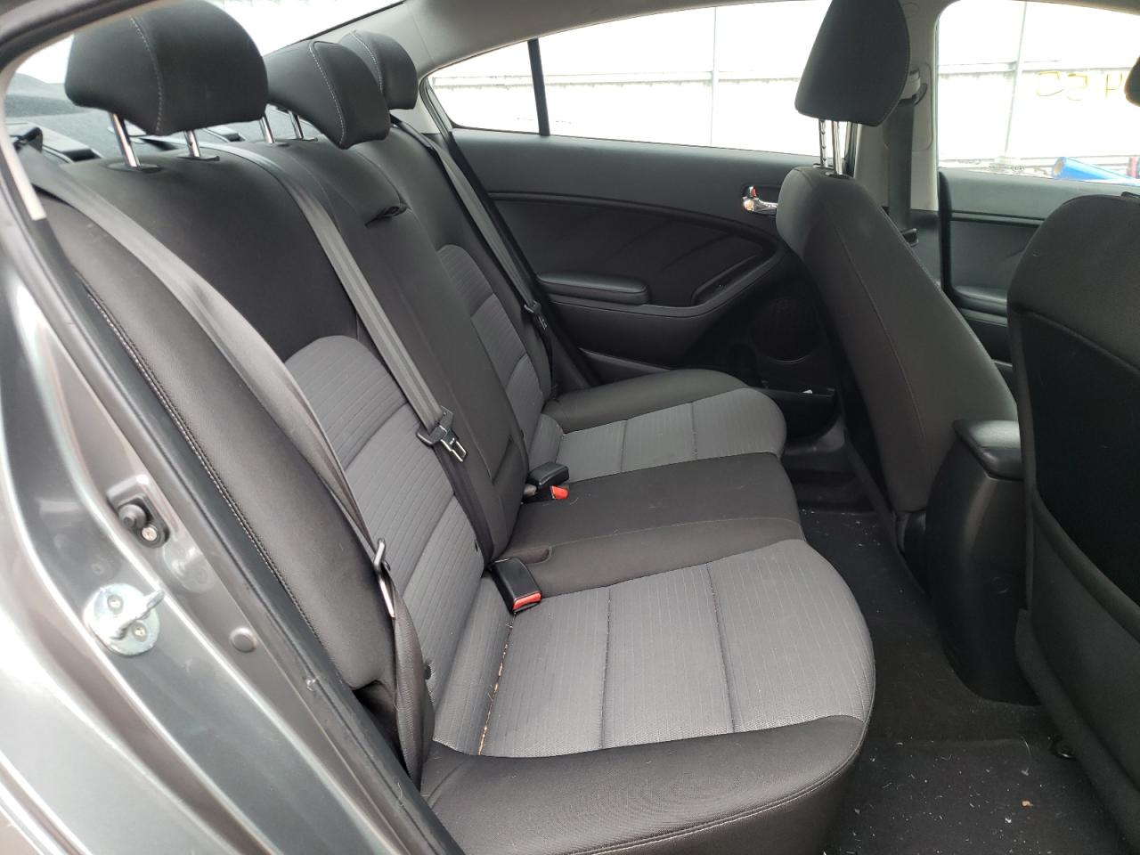 Photo 6 from auction – 2016 KIA FORTE LX with VIN KNAFX4A67G5536812