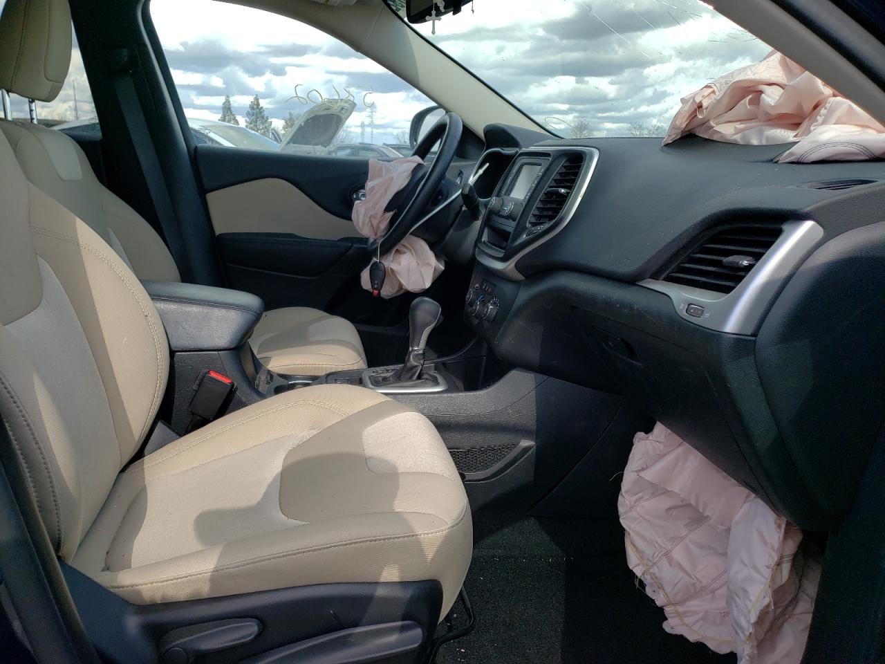 Photo 5 from auction – 2016 JEEP CHEROKEE S with VIN 1C4PJLAB0GW184473