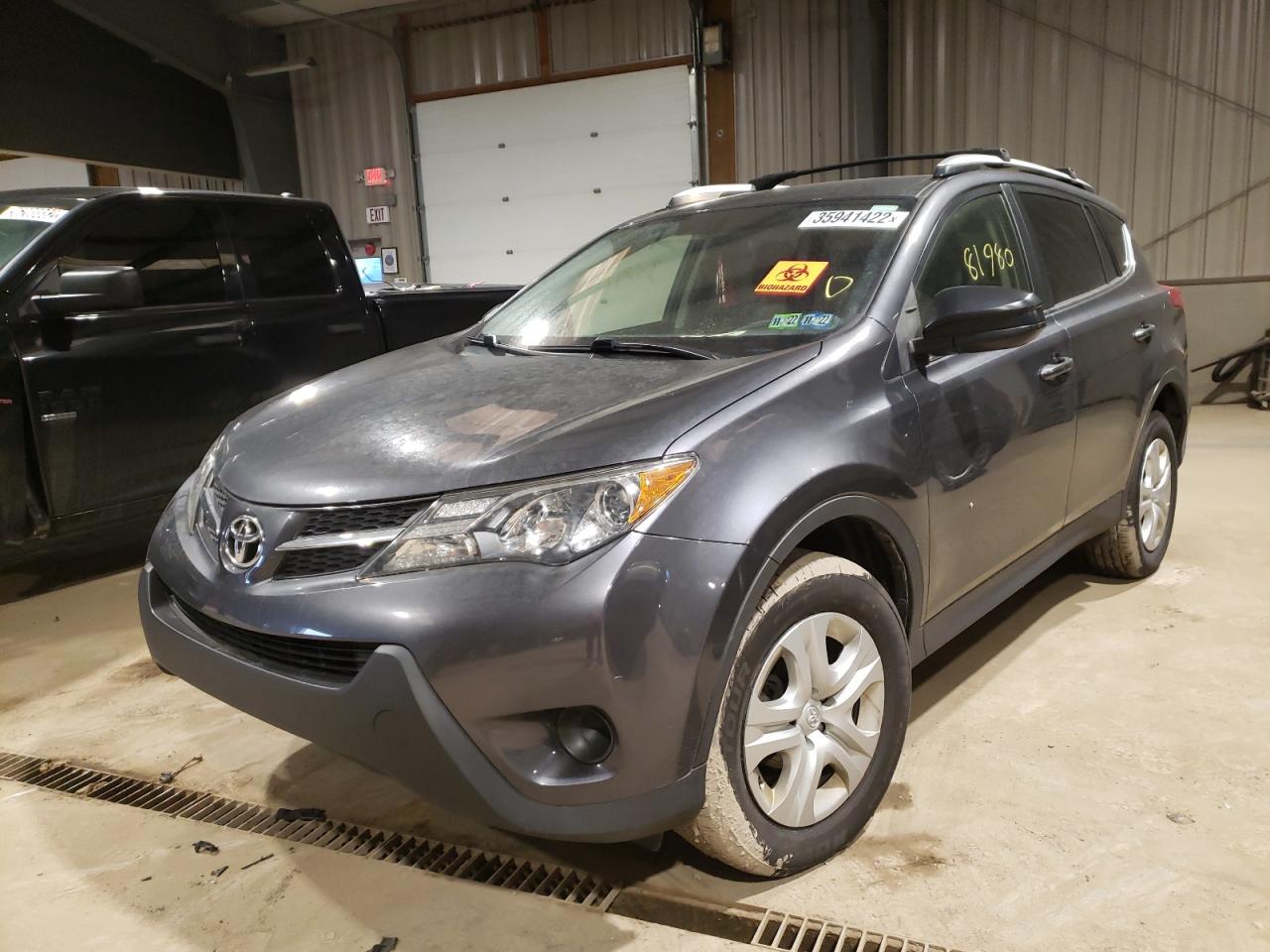 Photo 2 from auction – 2015 TOYOTA RAV4 LE with VIN JTMBFREV9FD124785