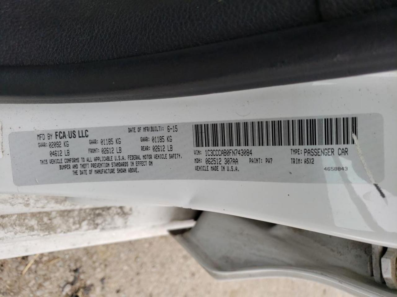 Photo 10 from auction – 2015 CHRYSLER 200 LIMITE with VIN 1C3CCCAB0FN743084