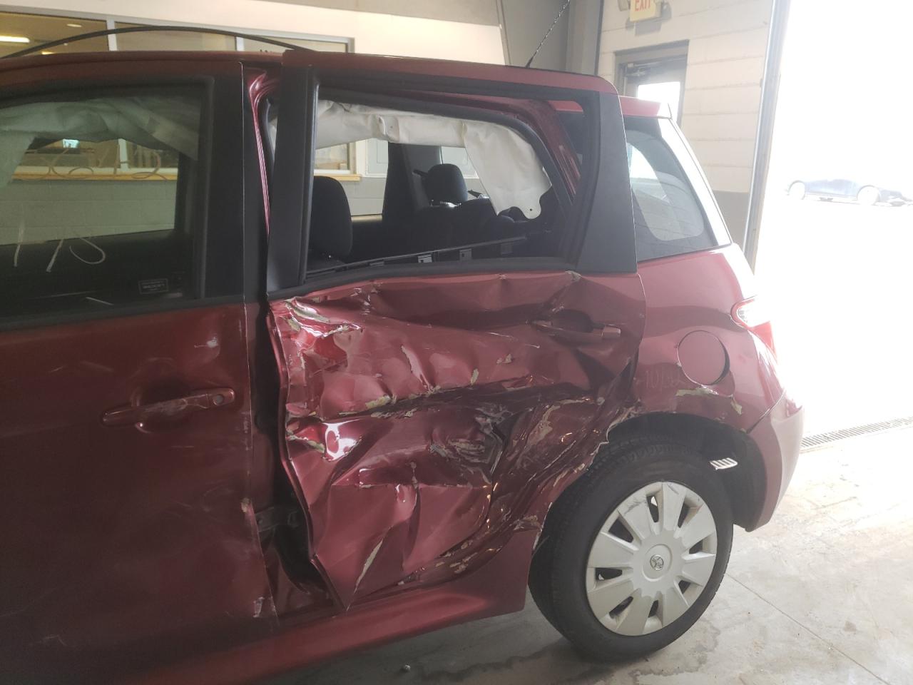 Photo 9 from auction – 2006 TOYOTA SCION XA with VIN JTKKT604060150231