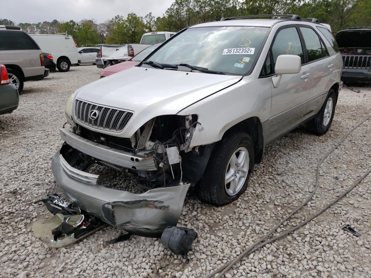 Photo 2 from auction – 2002 LEXUS RX 300 with VIN JTJHF10UX20255197