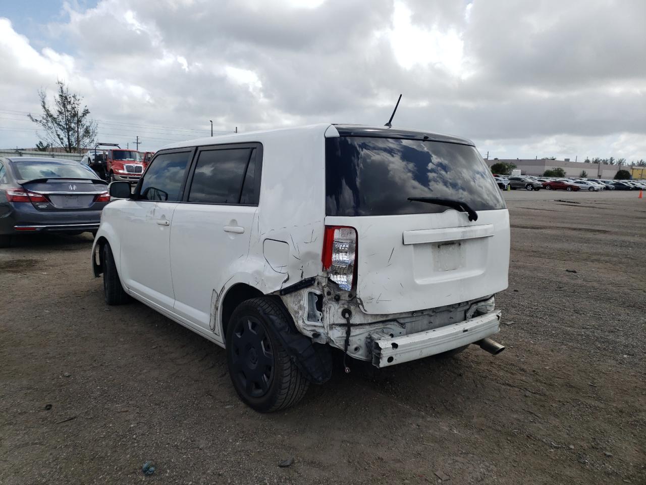 Photo 3 from auction – 2008 TOYOTA SCION XB with VIN JTLKE50EX81060655
