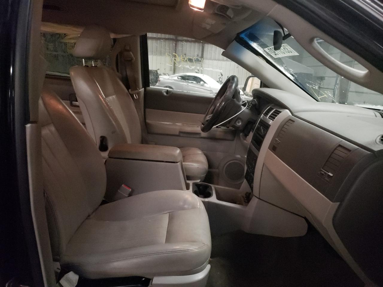 Photo 5 from auction – 2005 DODGE DURANGO LI with VIN 1D8HB58DX5F586388