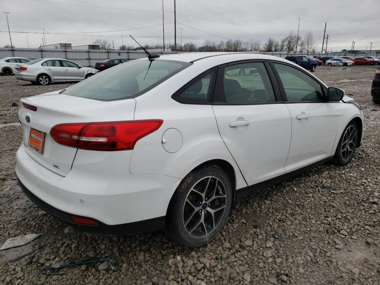 Photo 4 from auction – 2017 FORD FOCUS SEL with VIN 1FADP3H26HL238228