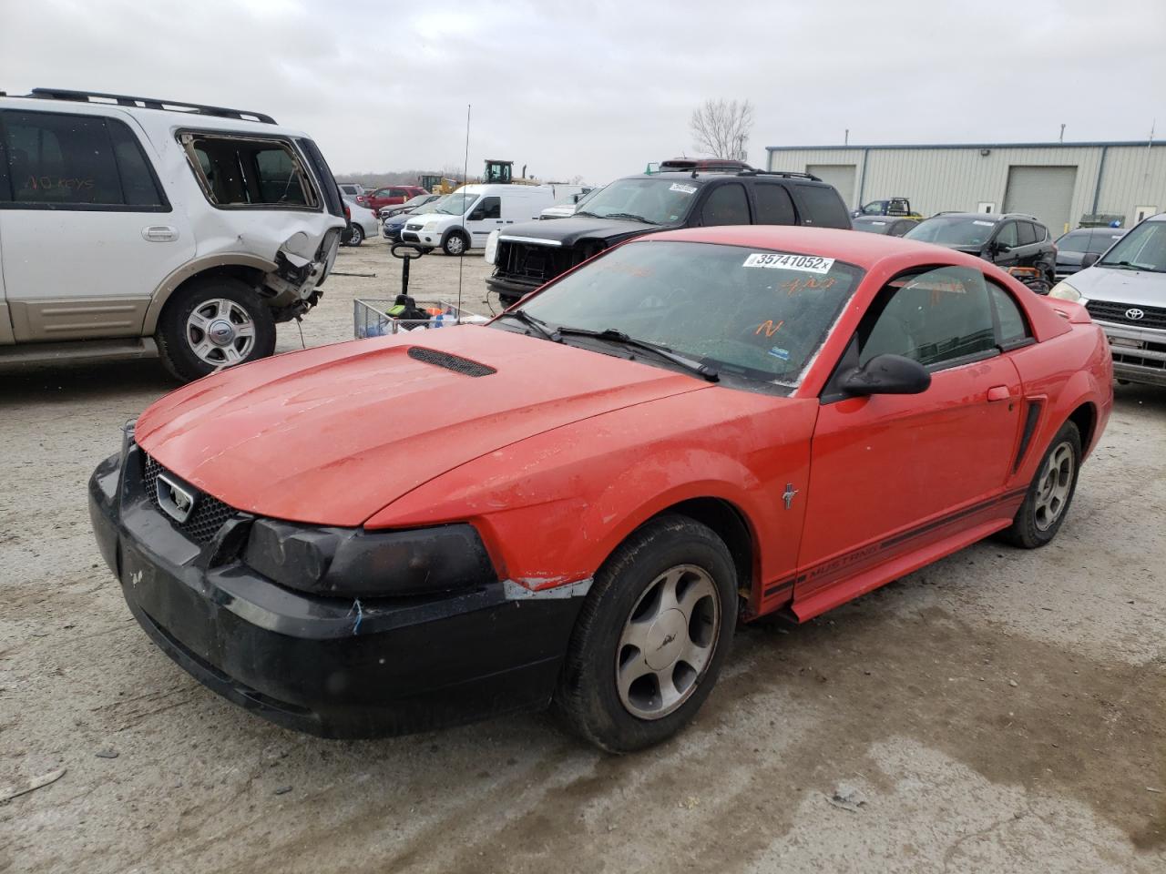 Photo 2 from auction – 2000 FORD MUSTANG with VIN 1FAFP4041YF241421