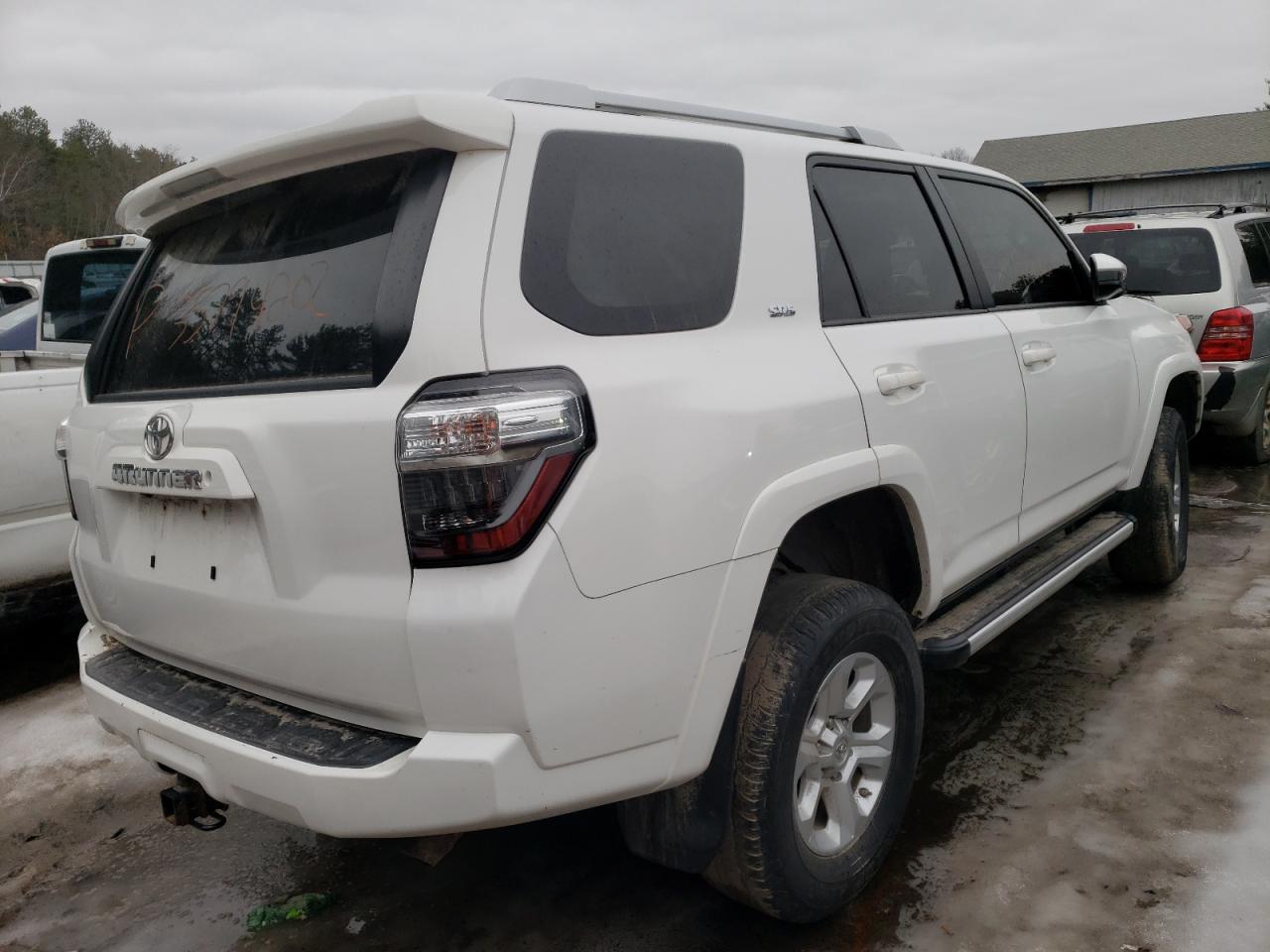 Photo 4 from auction – 2016 TOYOTA 4RUNNER SR with VIN JTEBU5JRXG5382084
