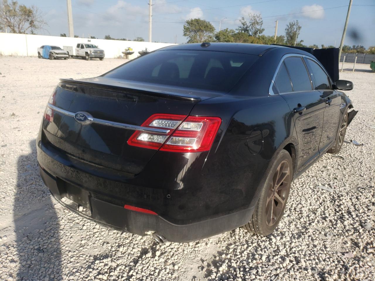 Photo 4 from auction – 2016 FORD TAURUS SEL with VIN 1FAHP2E87GG145049