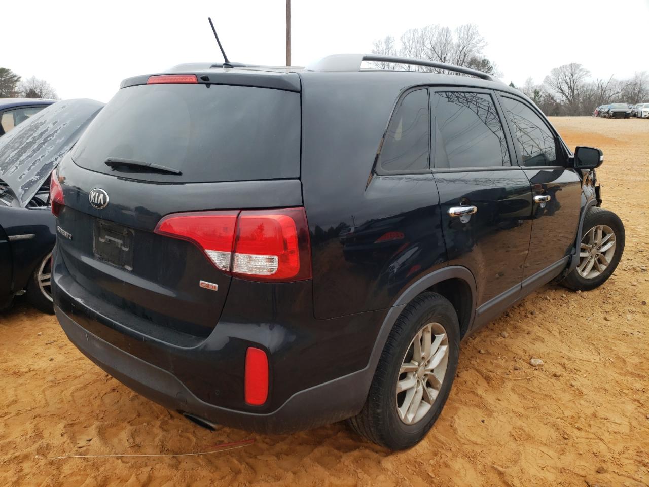 Photo 4 from auction – 2014 KIA SORENTO LX with VIN 5XYKT3A69EG488788