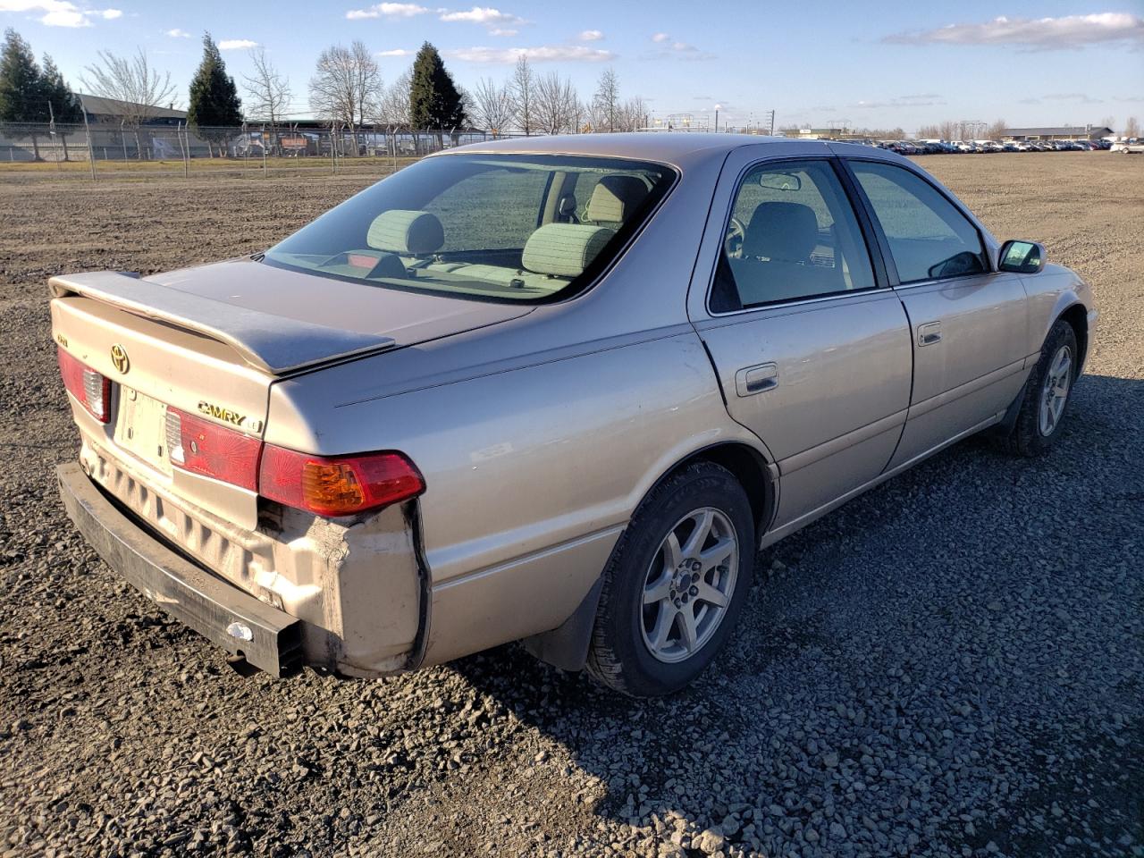 Photo 4 from auction – 2000 TOYOTA CAMRY LE with VIN JT2BG28K2Y0510912