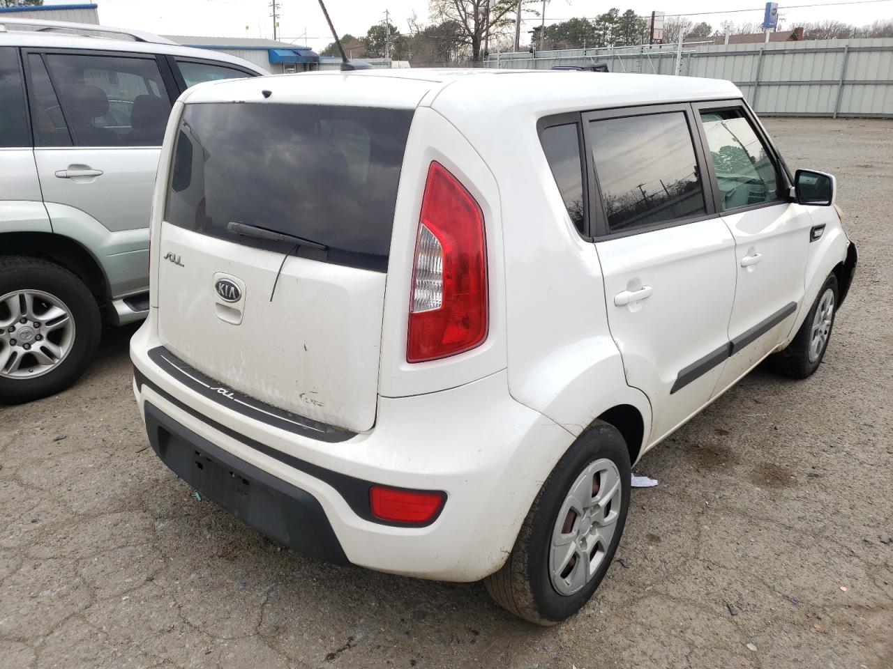 Photo 4 from auction – 2012 KIA SOUL with VIN KNDJT2A55C7462017
