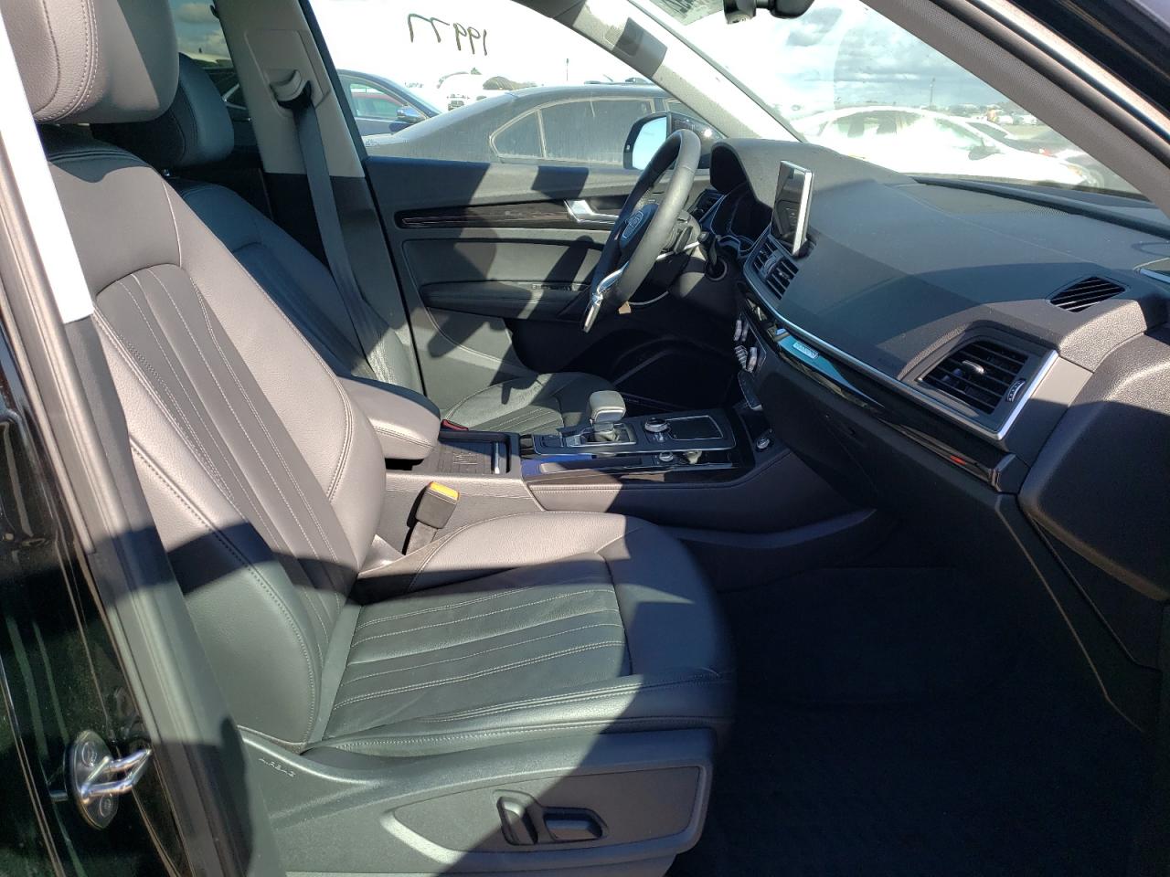 Photo 5 from auction – 2020 AUDI Q5 PREMIUM with VIN WA1BNAFY4L2069161