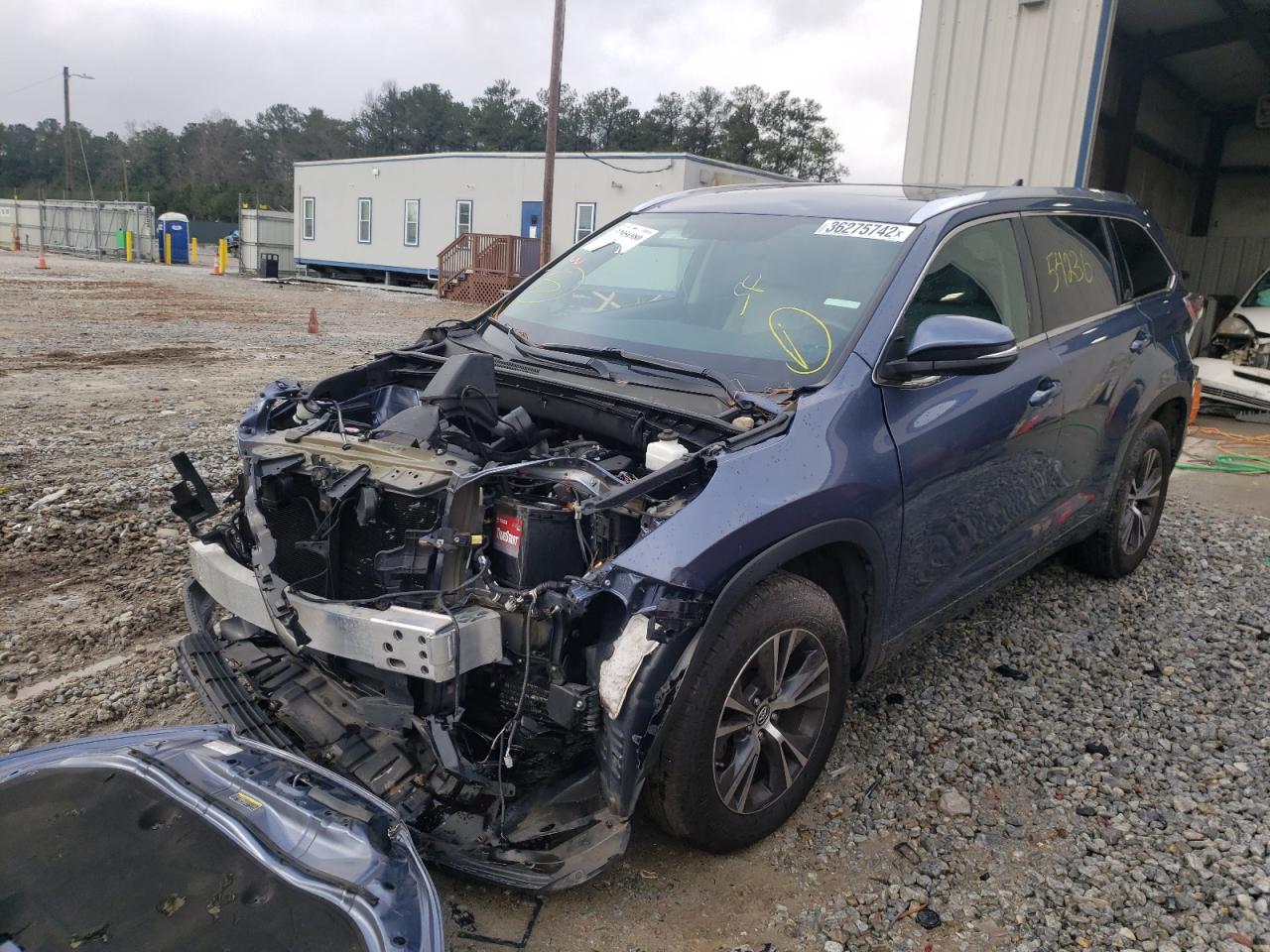 Photo 2 from auction – 2016 TOYOTA HIGHLANDER with VIN 5TDKKRFH6GS501390