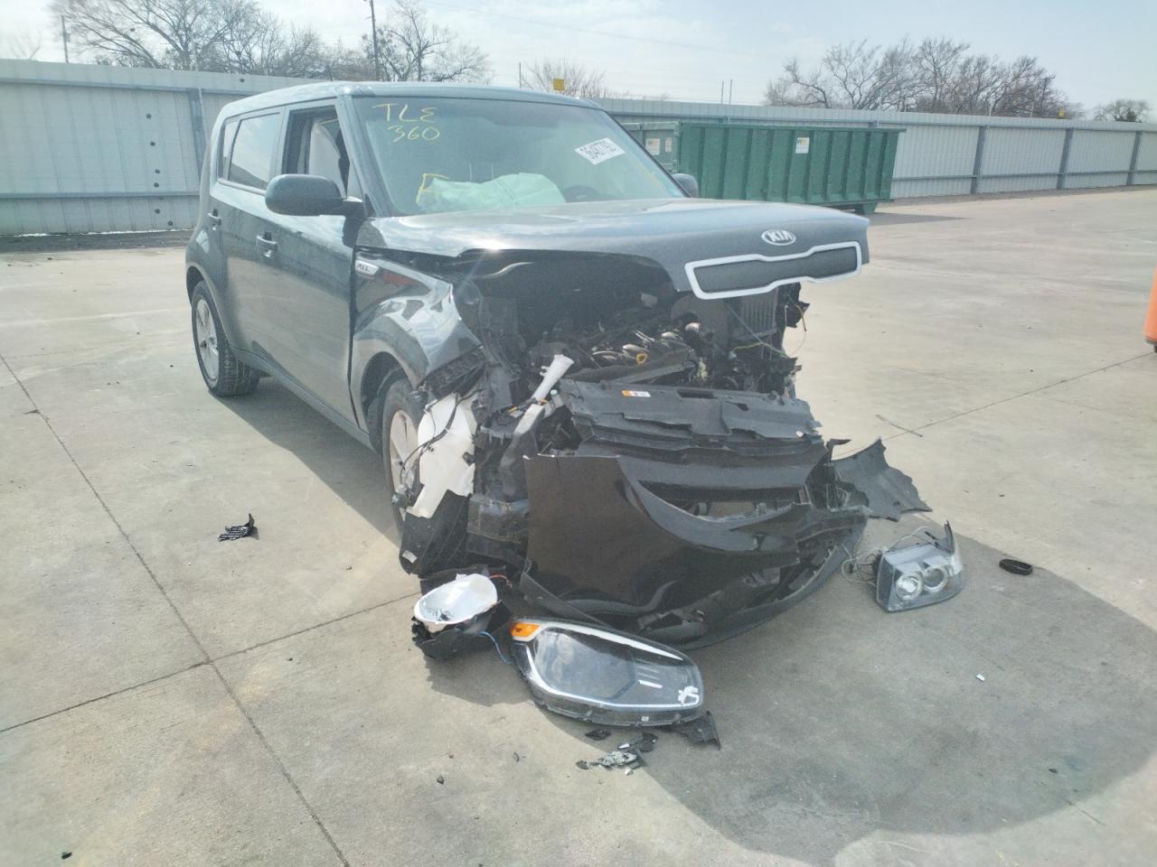 KIA SOUL 2016 with VIN KNDJN2A22G7853308 - Photo from auction