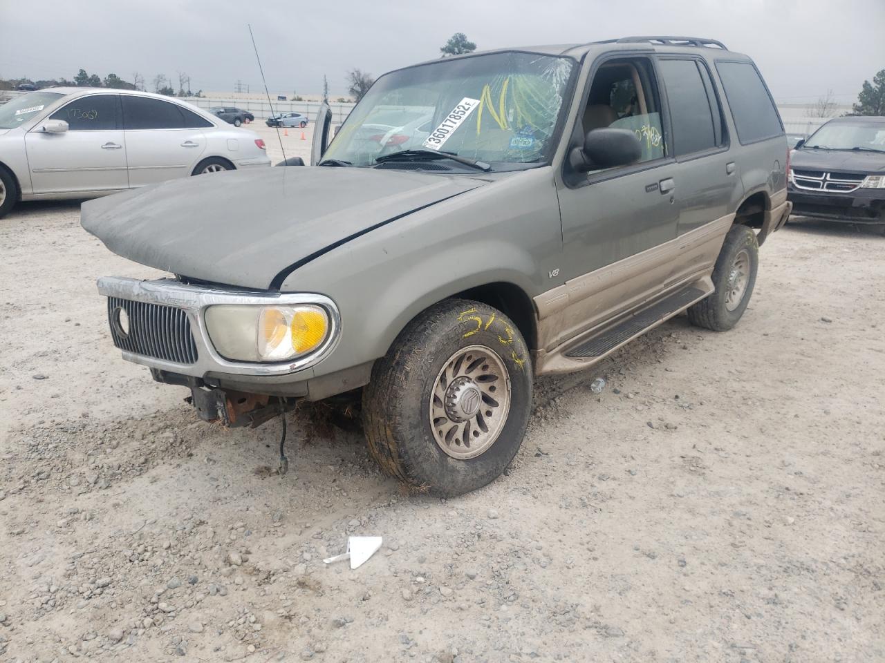 Photo 2 from auction – 2001 MERCURY MOUNTAINEE with VIN 4M2ZU66P61UJ01390