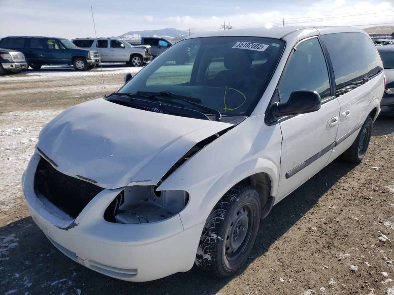 Photo 2 from auction – 2005 CHRYSLER TOWN & COU with VIN 1C4GP45R65B198670