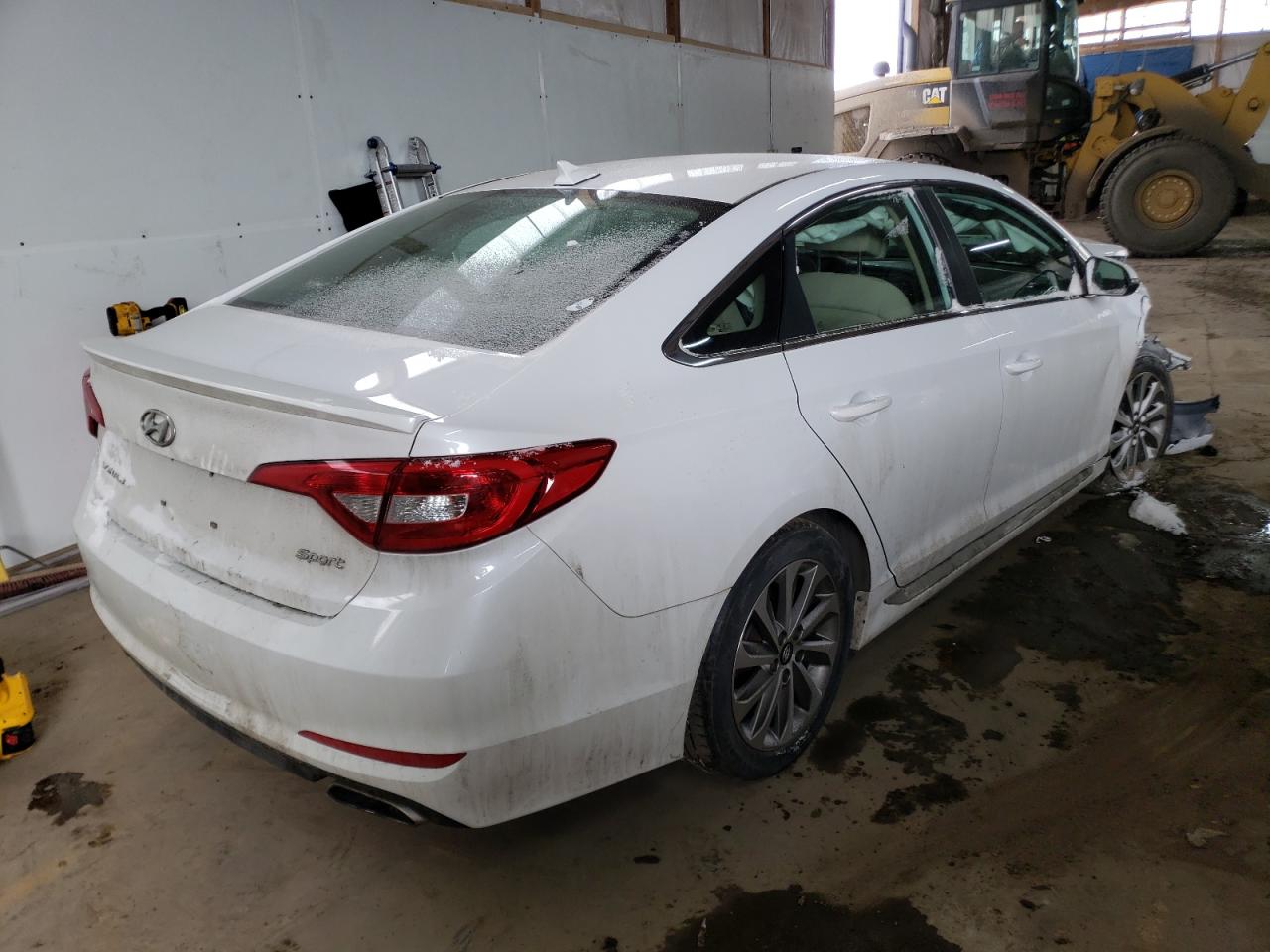 Photo 4 from auction – 2015 HYUNDAI SONATA SPO with VIN 5NPE34AF2FH095390