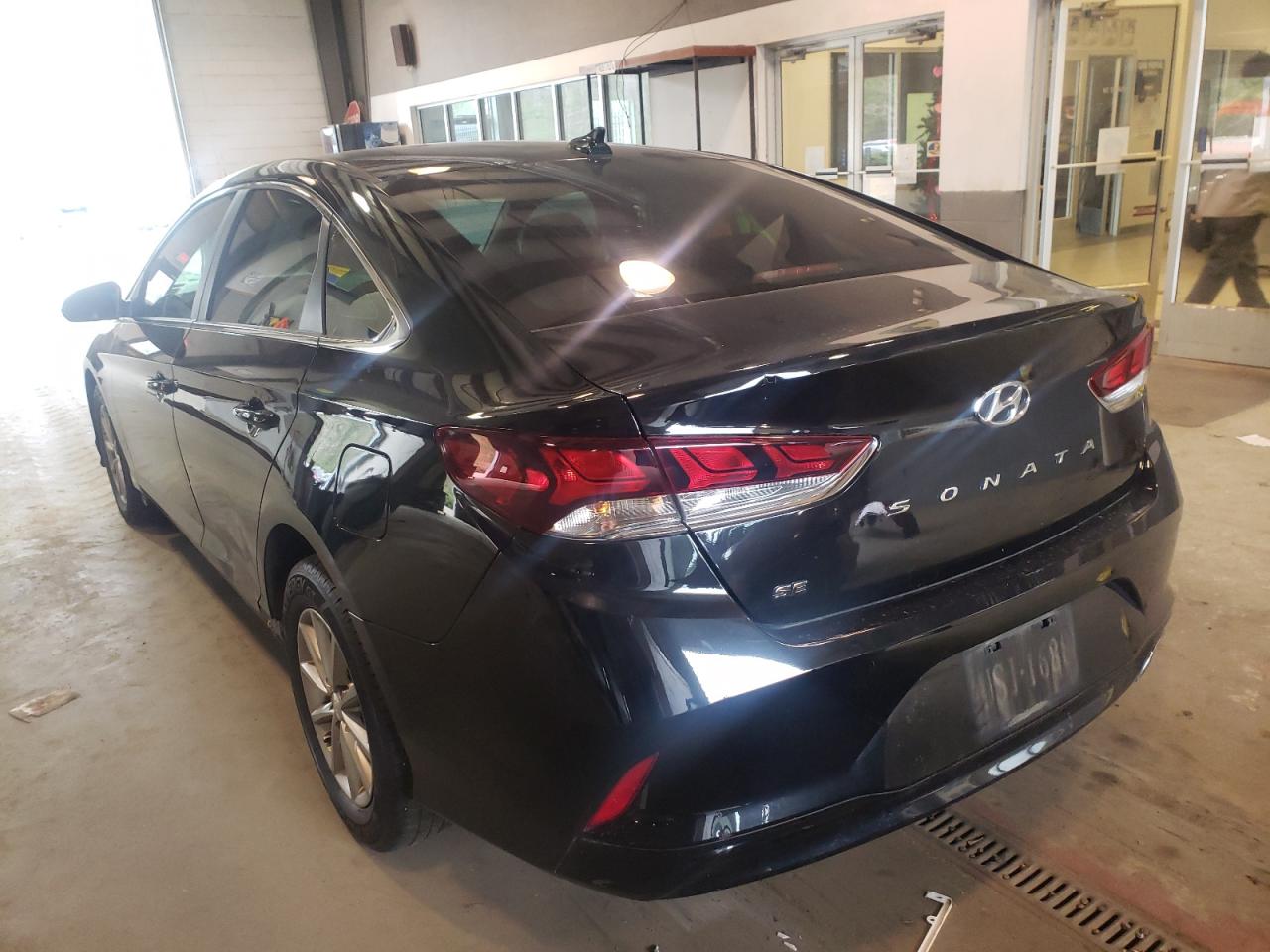 Photo 3 from auction – 2019 HYUNDAI SONATA SE with VIN 5NPE24AF5KH730339
