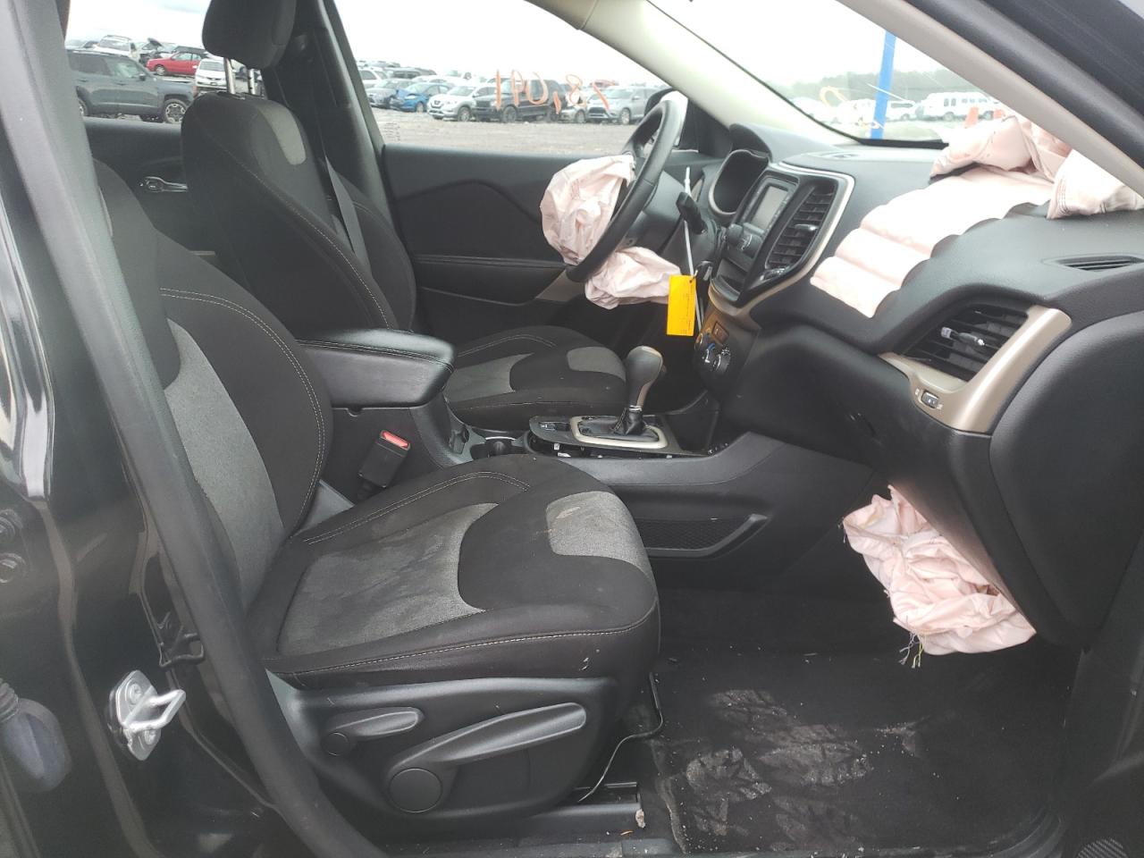 Photo 5 from auction – 2018 JEEP CHEROKEE L with VIN 1C4PJLCB9JD568509