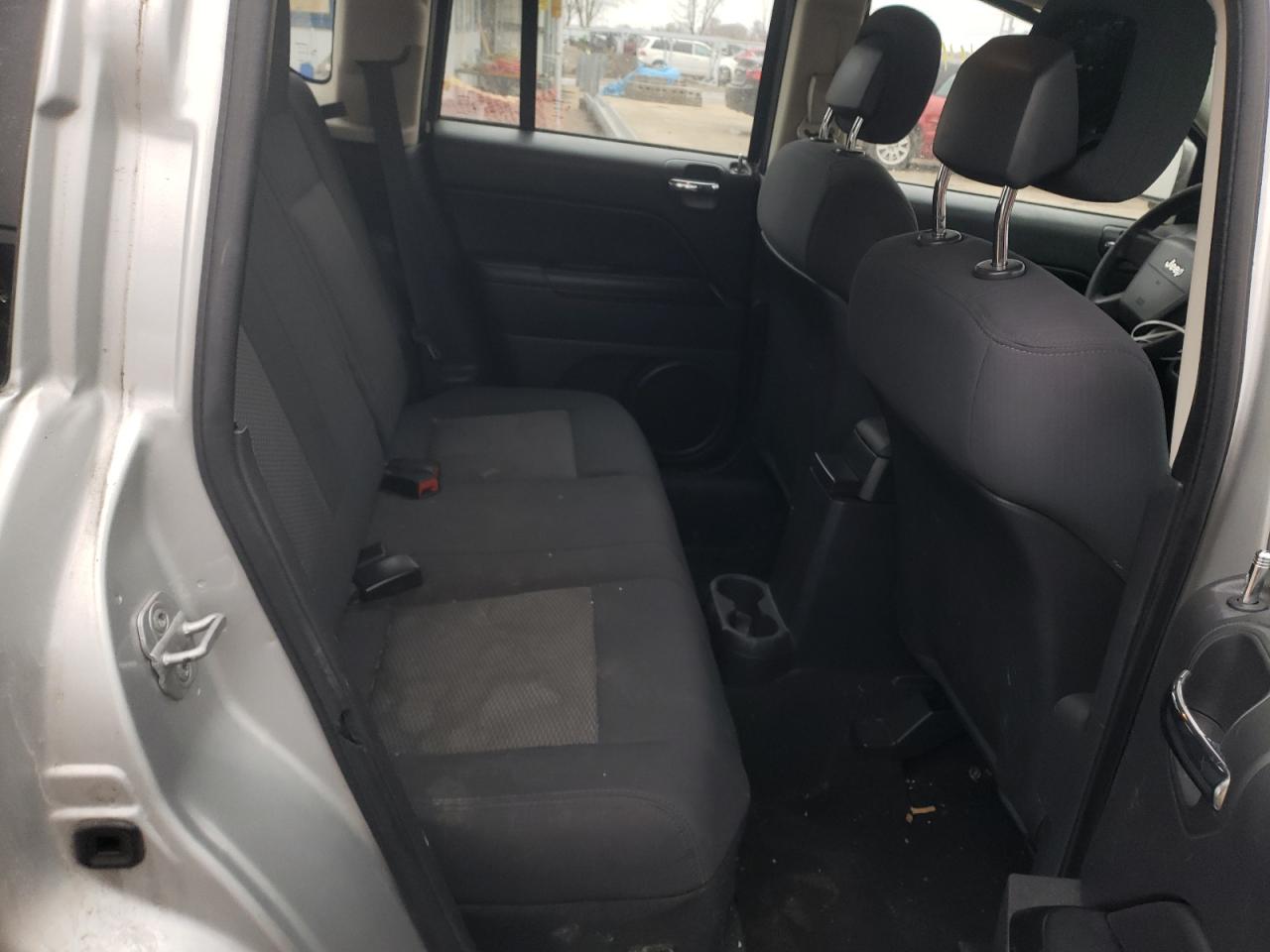 Photo 6 from auction – 2010 JEEP COMPASS SP with VIN 1J4NF4FB1AD631428