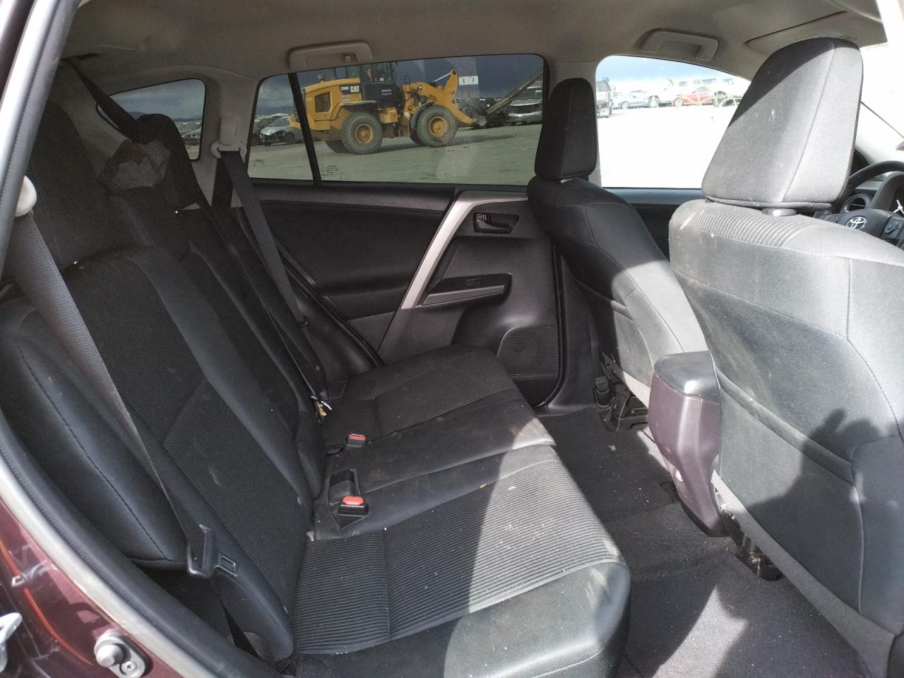 Photo 6 from auction – 2017 TOYOTA RAV4 LE with VIN 2T3ZFREV6HW312555