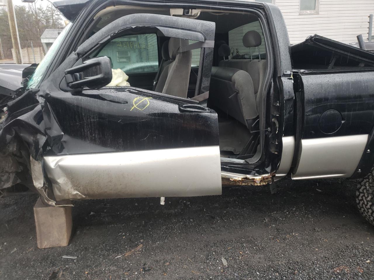 Photo 10 from auction – 2003 CHEVROLET SILVERADO with VIN 2GCEK19V231344751