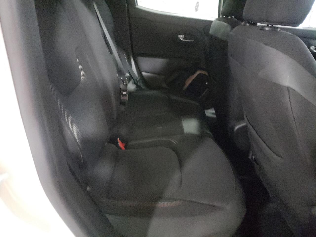 Photo 6 from auction – 2016 JEEP RENEGADE L with VIN ZACCJBBT2GPD02715