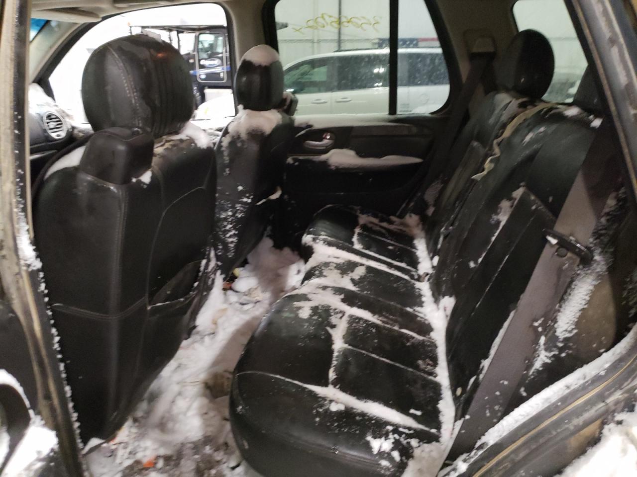 Photo 6 from auction – 2006 GMC ENVOY with VIN 1GKDT13S362283572