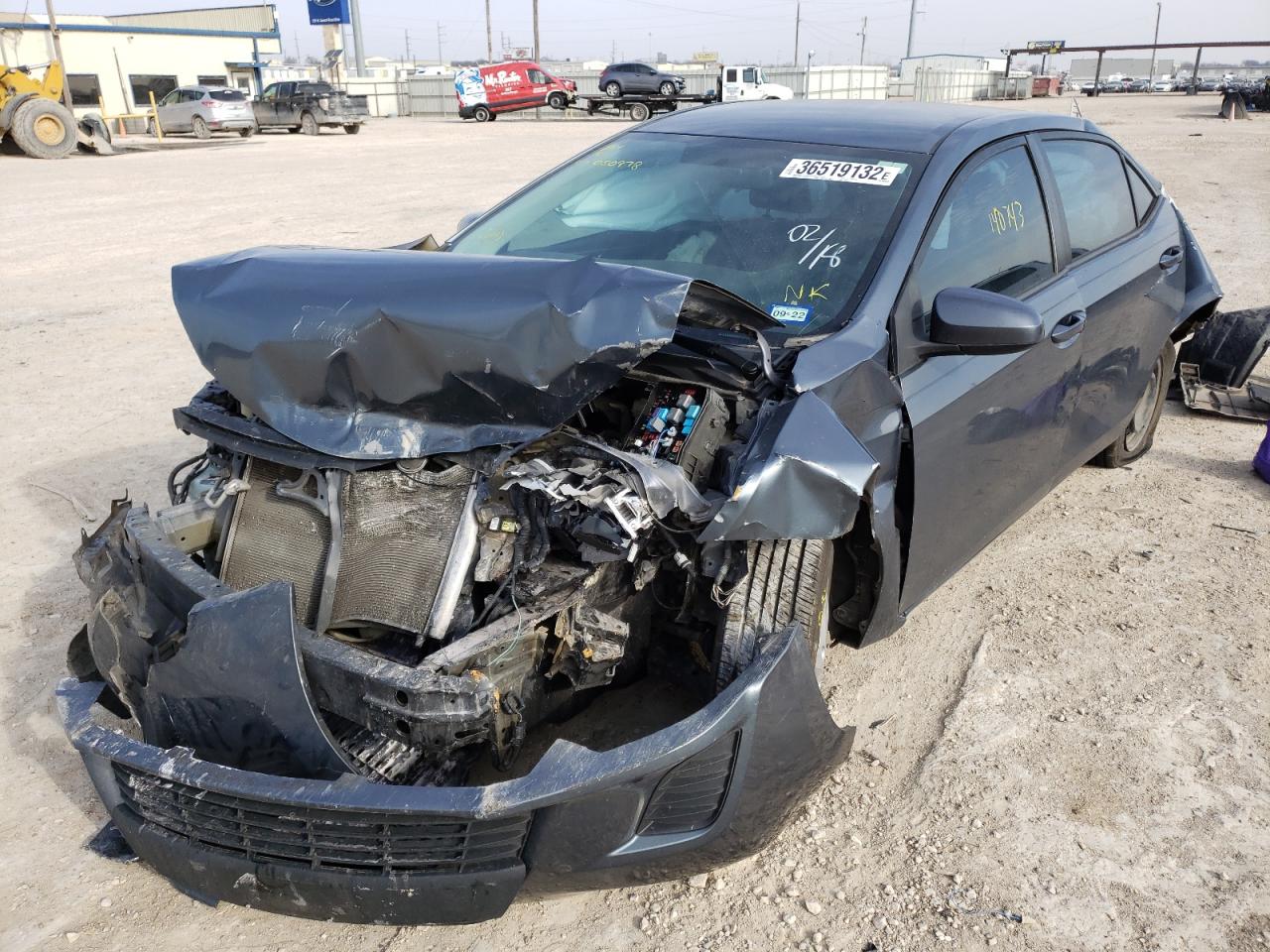 Photo 2 from auction – 2014 TOYOTA COROLLA L with VIN 5YFBURHE4EP050978