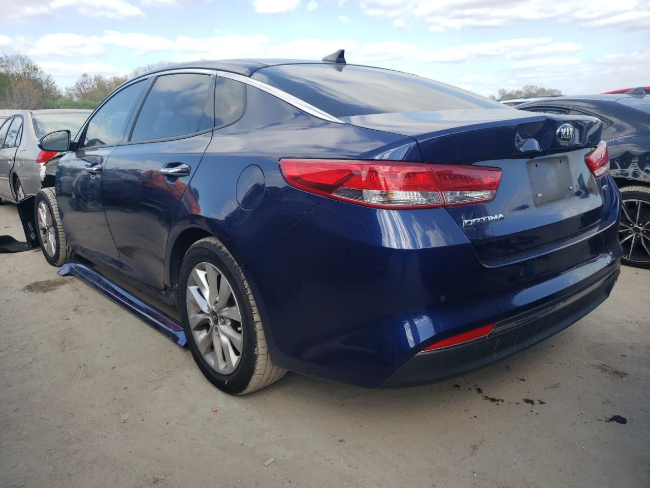 Photo 3 from auction – 2016 KIA OPTIMA EX with VIN 5XXGU4L39GG087521