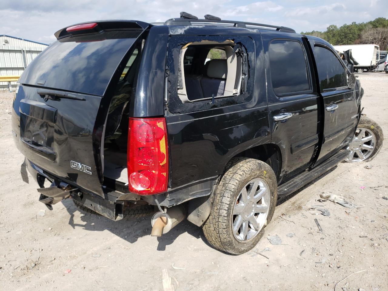 Photo 4 from auction – 2007 GMC YUKON with VIN 1GKFC13J37J401515