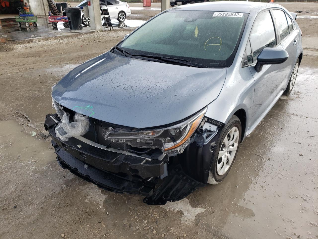 Photo 2 from auction – 2020 TOYOTA COROLLA LE with VIN 5YFEPRAE6LP087414
