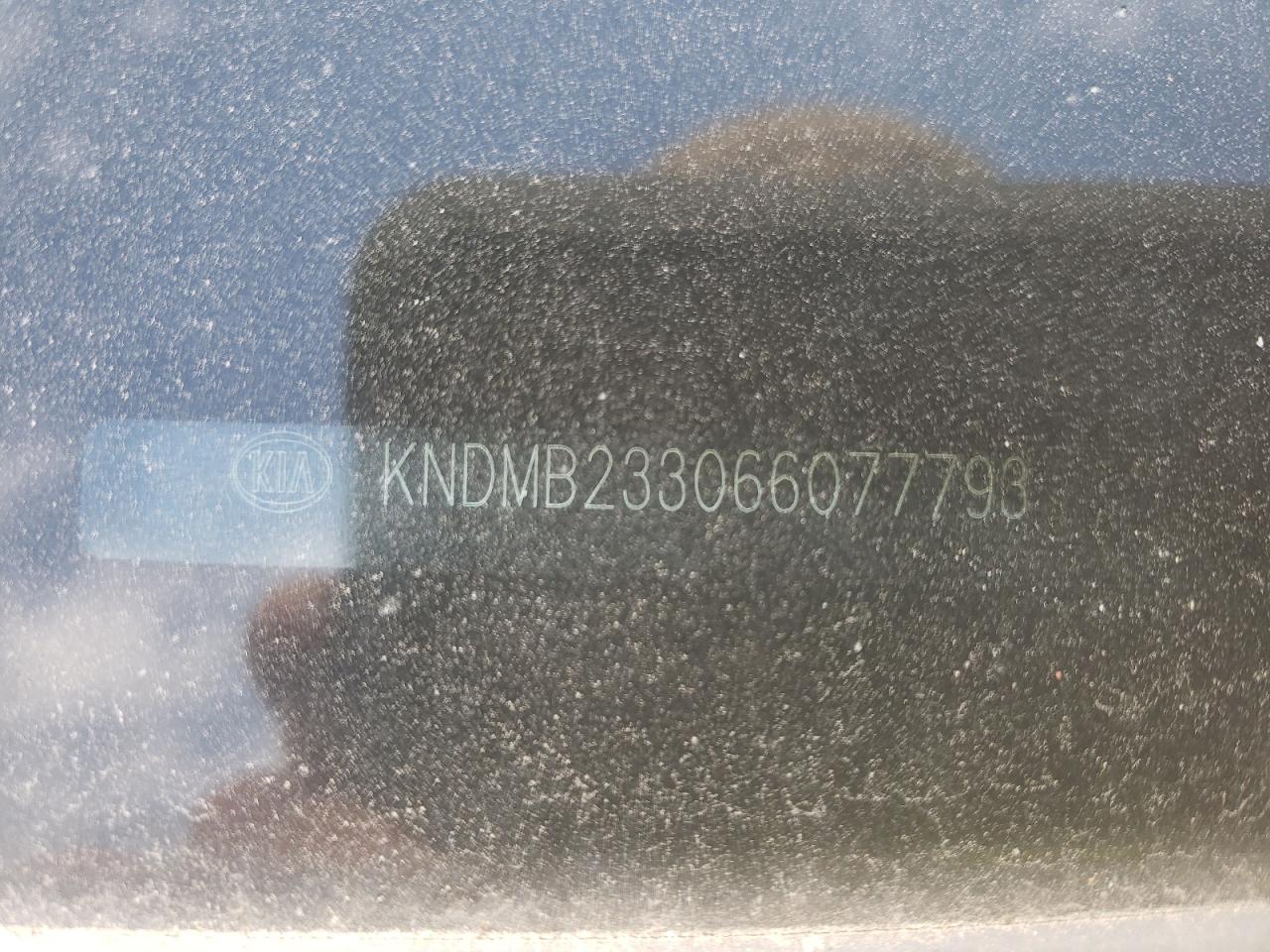Photo 10 from auction – 2006 KIA SEDONA EX with VIN KNDMB233066077793