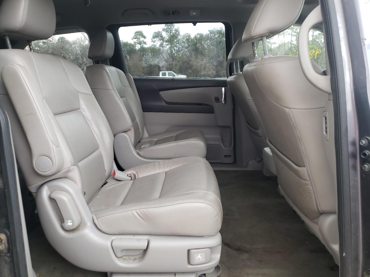 Photo 6 from auction – 2016 HONDA ODYSSEY EX with VIN 5FNRL5H69GB046653