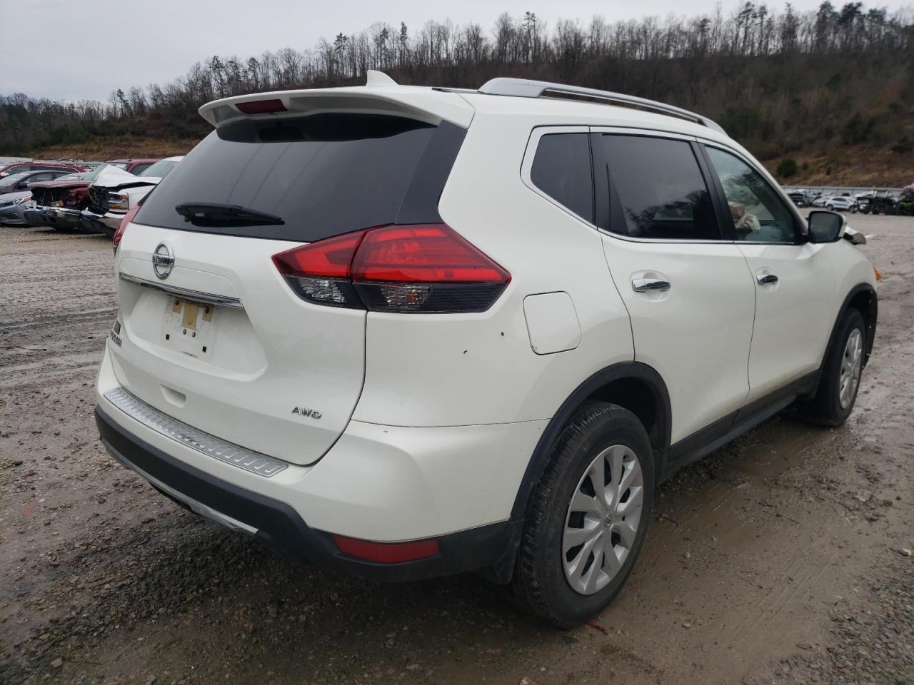 Photo 4 from auction – 2017 NISSAN ROGUE S with VIN JN8AT2MVXHW026597