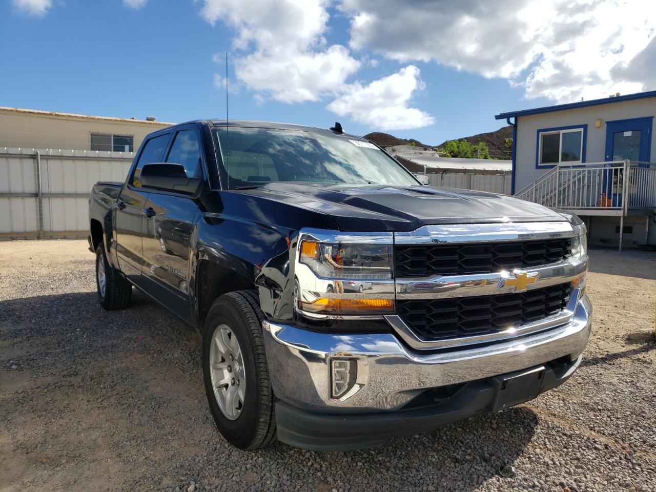CHEVROLET SILVERADO 2018 with VIN 3GCUCRER7JG270652 - Photo from auction